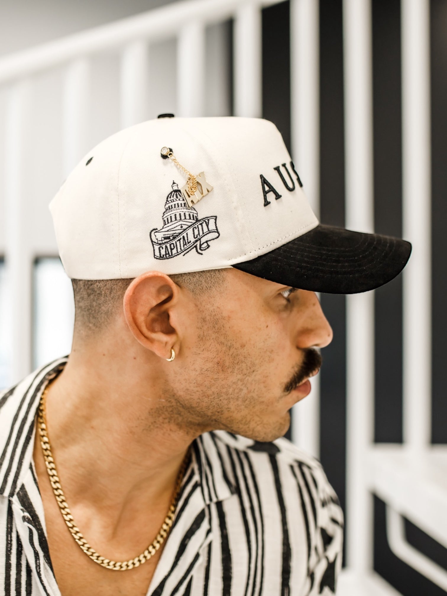 Suede Brim Snapback - Black/Cream